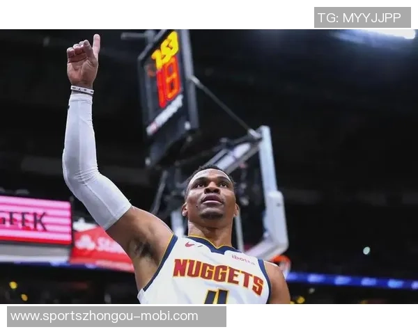 威少在1月12日NBA最佳球员评选中脱颖而出展现卓越表现 威少在1月12日NBA最佳球员评选中脱颖而出展现卓越表现