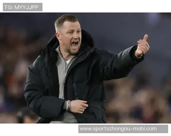 巴萨主帅弗里克称赞赫拉德马丁在左中卫位置上的出色表现